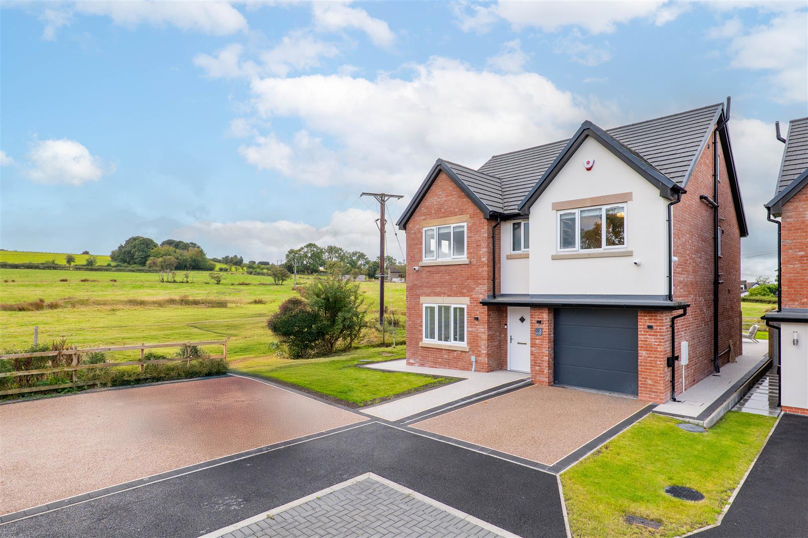 4 bed property in Pear Tree Close, Chorley